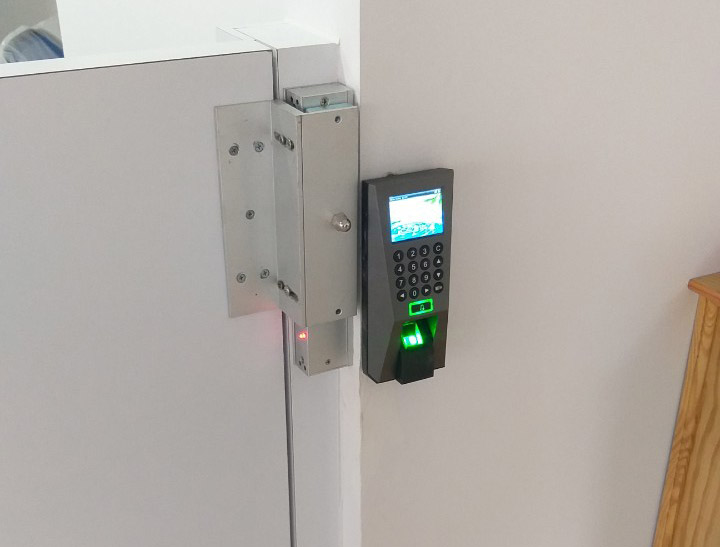 Hướng dẫn lắp đặt hệ thống kiểm soát cửa ra vào 