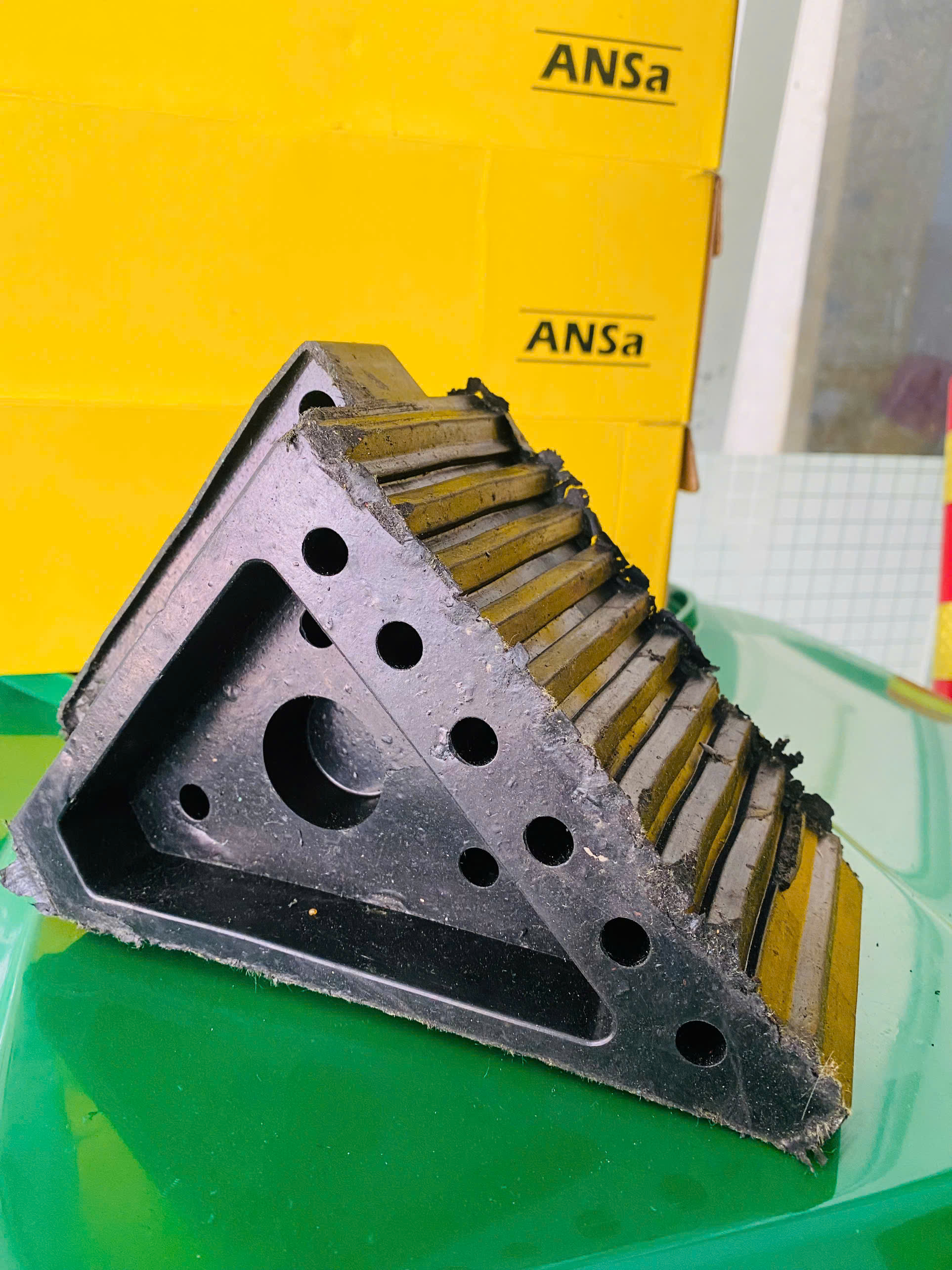 Chặn lùi xe di động